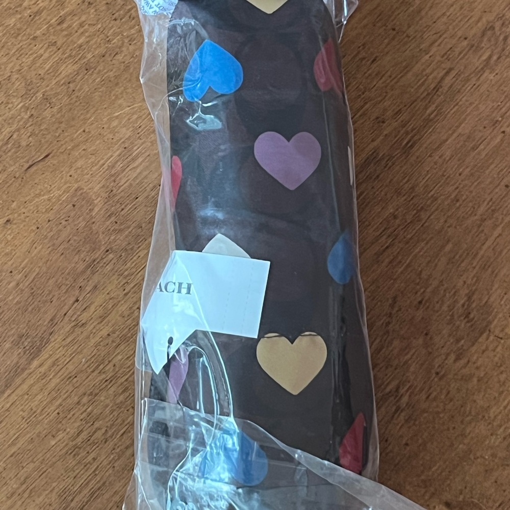 ☔️🌂☔️ COACH UMBRELLA IN SIGNATURE HEART PRINT ☔️🌂☔️ NWT ☔️🌂☔️ - Picture 12 of 16